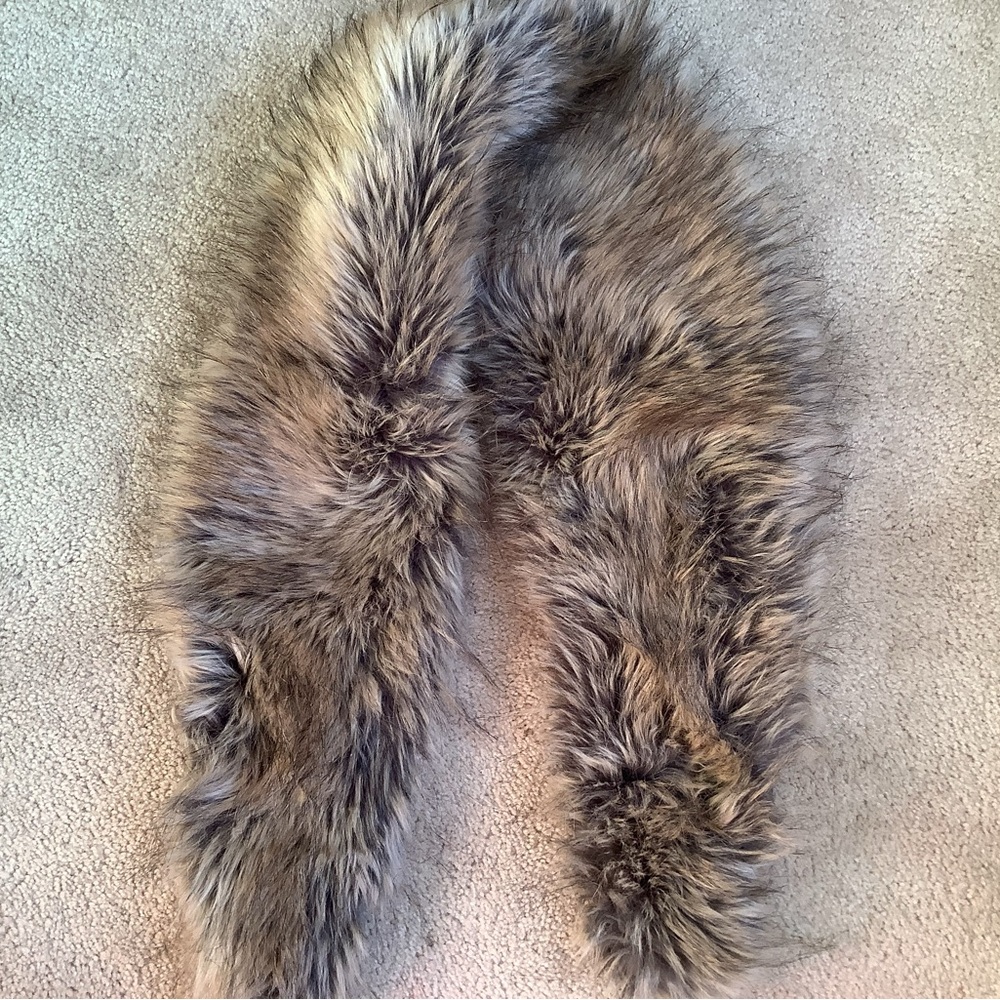 Faux fur shawl/collar/scarf.  Hook and eye